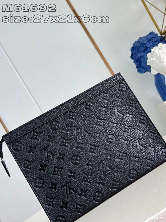 WIS VUITTON POCHETTE LOUIS VOYAGE MM 0715